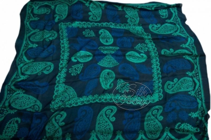 Kelagayi "Very dark green, almost black background and galibs of blue and ancient turquoise colors"