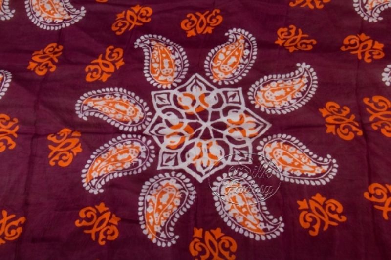 Kelagayi "Luxurious vinous color with orange and white galib patterns"