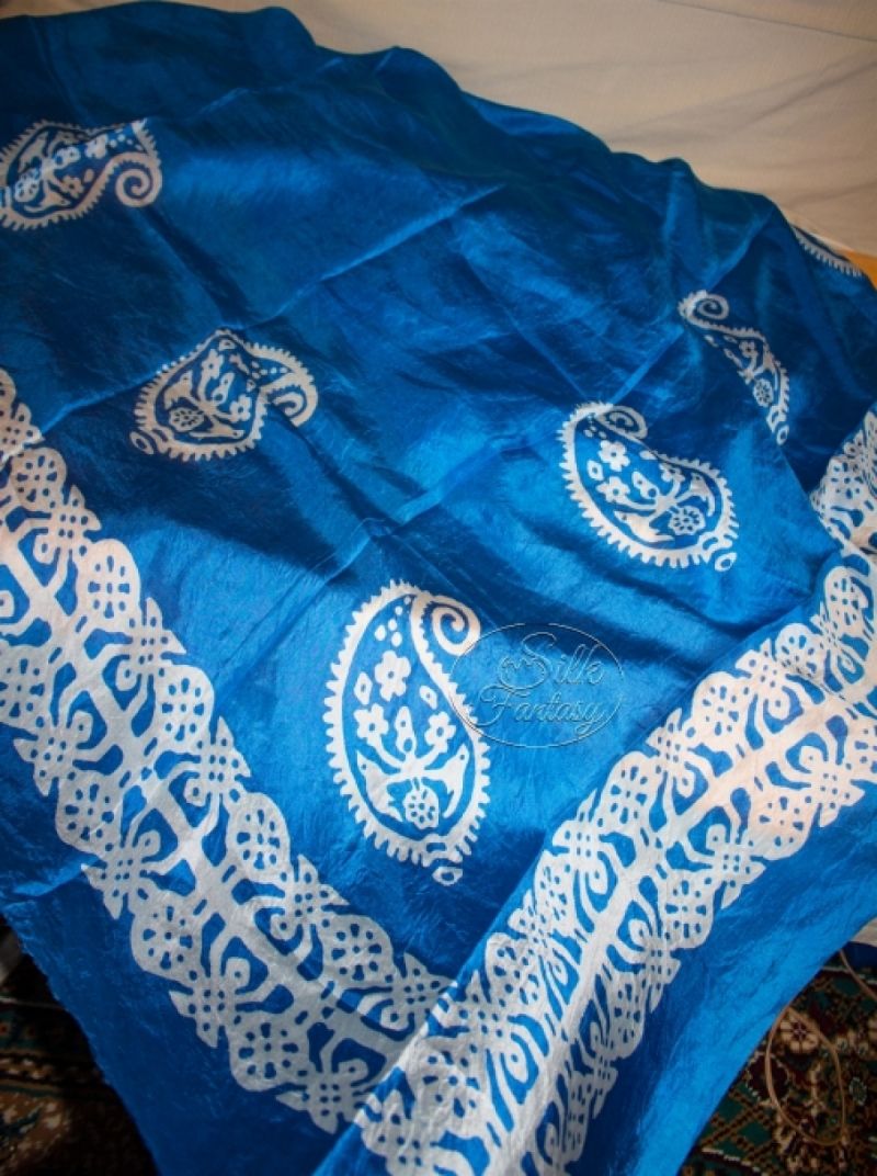 Kelagayi "Luxurious blue royal background color and white galibs"