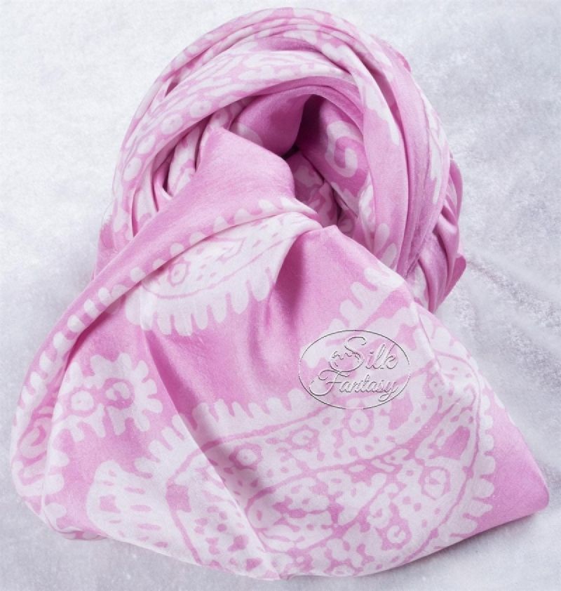 Kelagayi "Tender pink with white galib patterns"