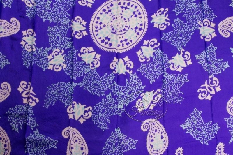 Kelagayi "Smart blue-violet background is added with sky-blue and white ornament"