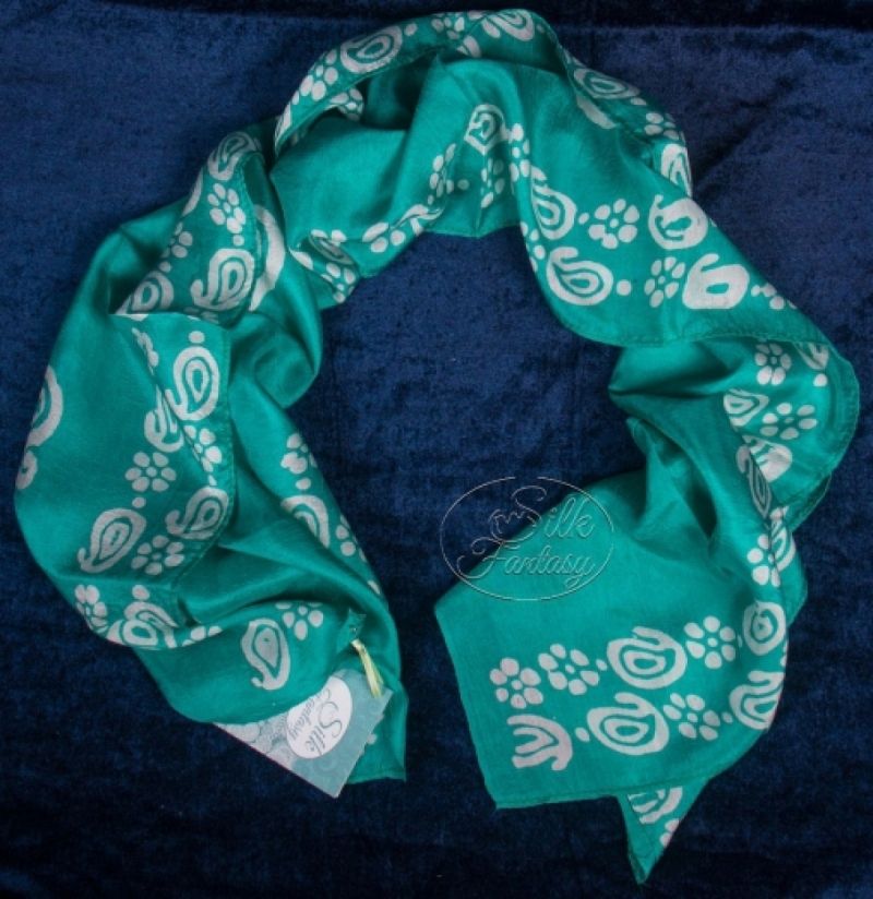 Scarf "Green-turquoise and white galib patterns"