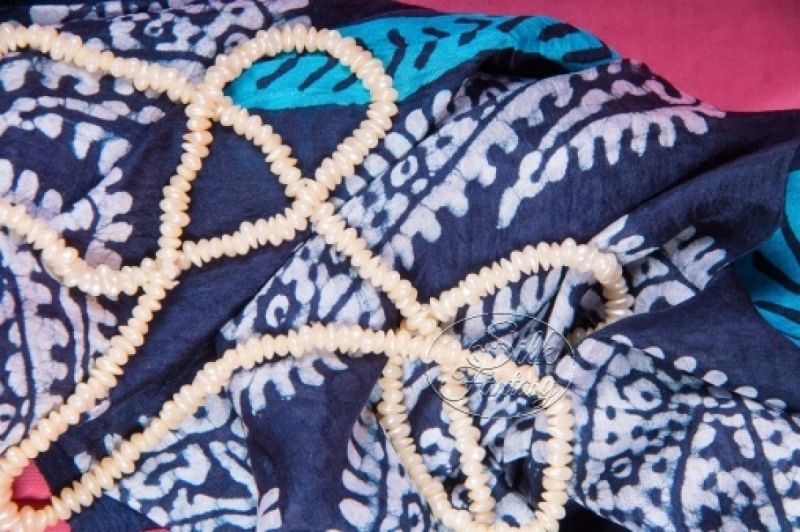 Kelagayi "Dark-blue background, turquoise and white galib patterns"