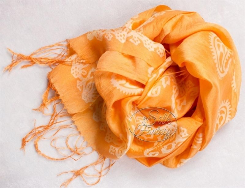 Scarf "Warm yellow like a yolk and white picture"