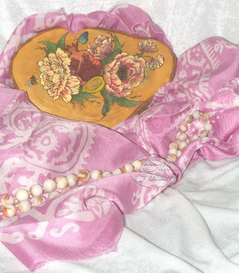 Kelagayi "Tender pink with white galib patterns"