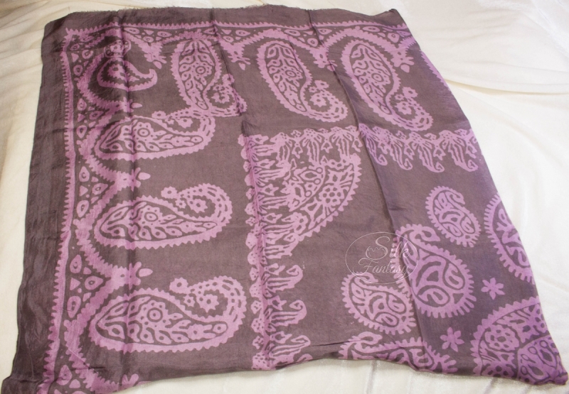 Kelagayi "Grayish-violet and pink galib patterns"