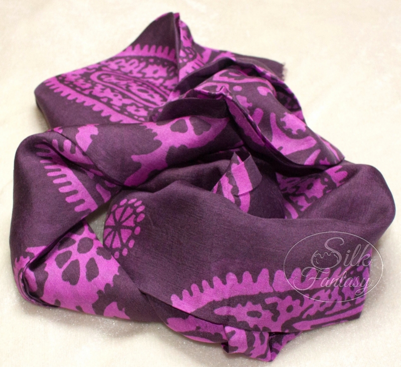 Kelagayi "Dark-grey with pink galib patterns"