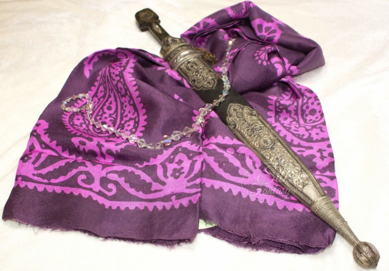 Kelagayi "Dark-grey with pink galib patterns"