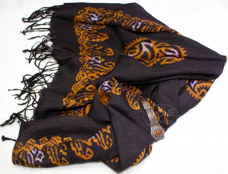 Scarf "4 colors – black, orange, white and pink"