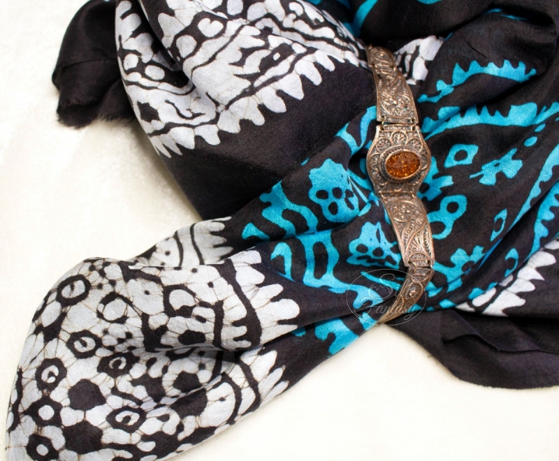 Kelagayi "Dark-blue background, turquoise and white galib patterns"