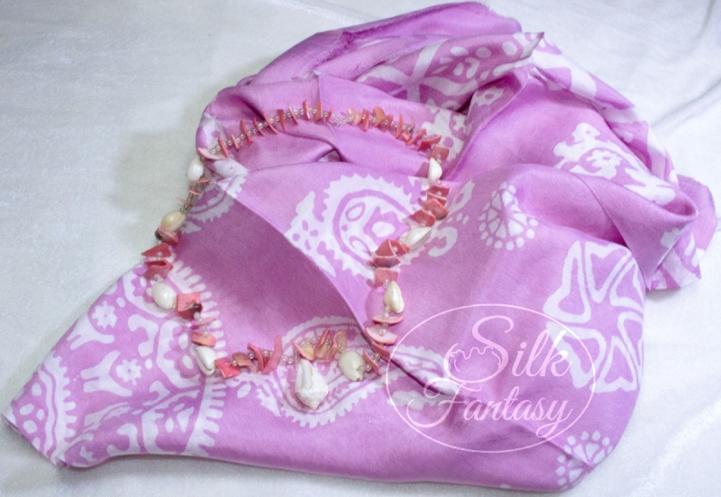 Kelagayi "Tender pink with white galib patterns"