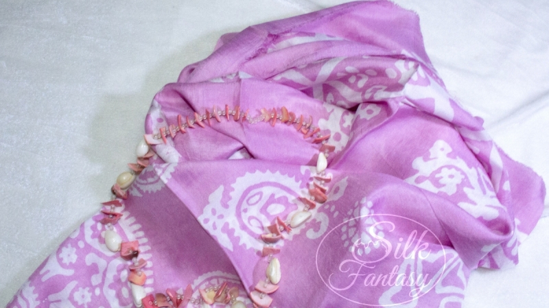 Kelagayi "Tender pink with white galib patterns"