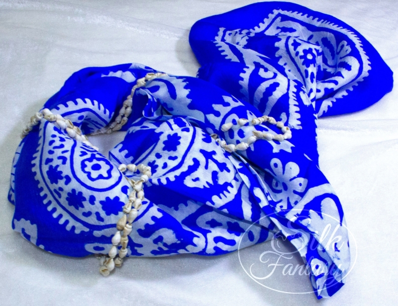 Kelagayi "Blue electric with white patterns"