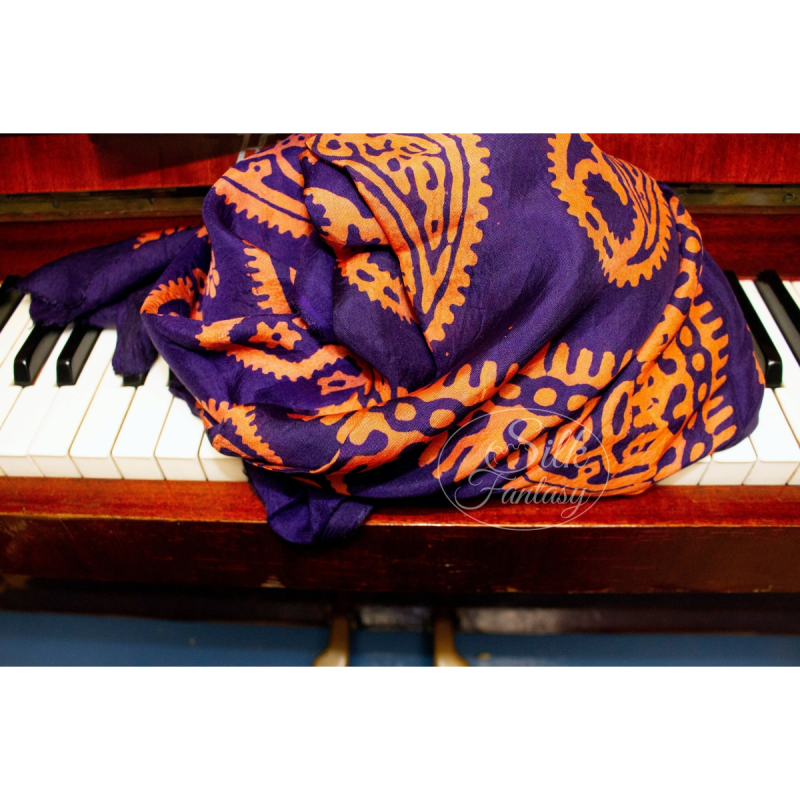 Kelagayi "Dark blue-violet background and orange-golden galib patterns"