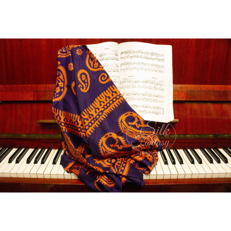 Kelagayi "Dark blue-violet background and orange-golden galib patterns"