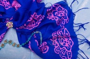 Scarf "Rare color combination – blue with pink"