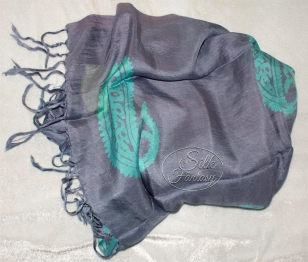 Scarf "Amethystine background and turquoise"