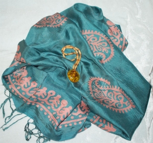 Scarf "Emerald and coral"