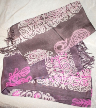 Scarf "Gray with pink and white"