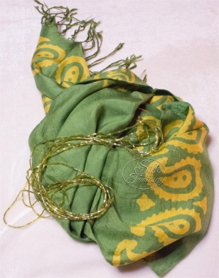 Scarf "Mossy with gold"