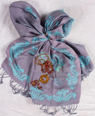 Scarf "Amethystine background and turquoise"